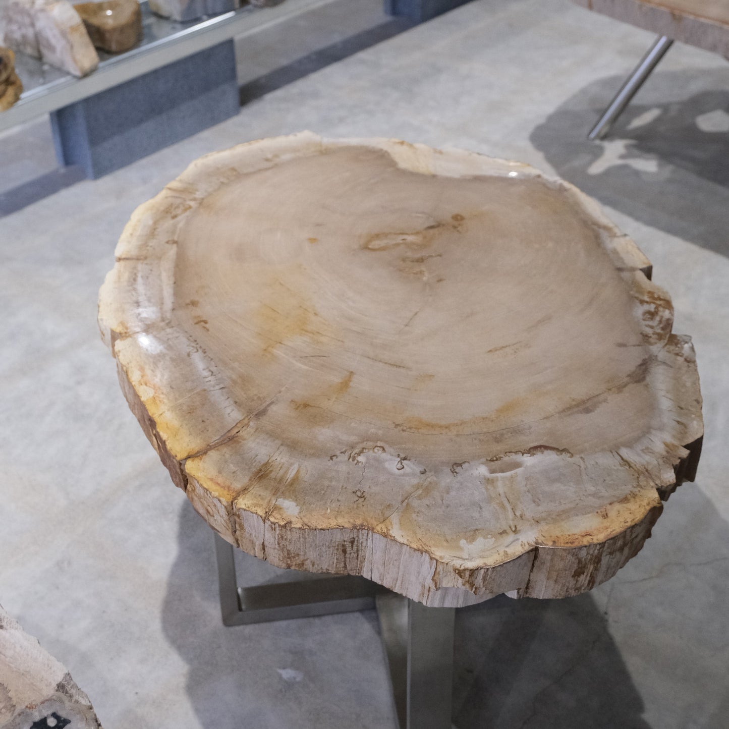 Round Table #001
